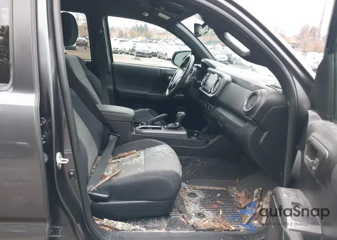 2021 Toyota Tacoma Trd Off-Road z USA, uszkodzony, nr VIN 3TMCZ5AN8MM438732